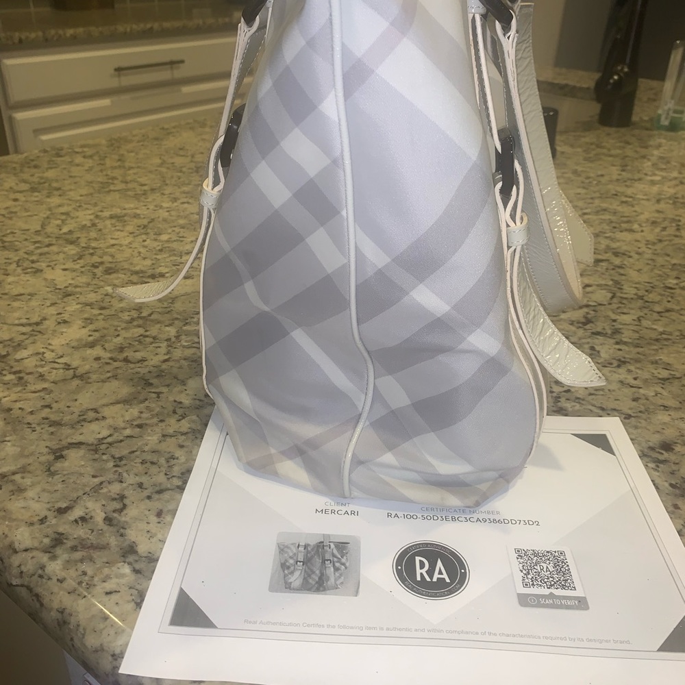 Pretty Burberry purse/tote. Has cream straps and blend of greys - Picture 2 of 9
